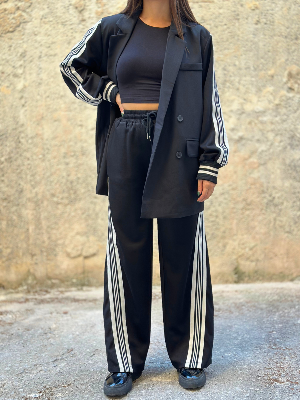γυναικεία ρούχα, γυναικεια ρουχα, style, στιλ, style loft, stylaloft.com, styleloft, fashion, μόδα, μοδα, γυναίκα, oversized σακάκι, oversized σακακι, κοστούμι, γυναικείο κοστούμι, κοστουμι, γυναικειο κοστουμι, μαύρο κοστούμι, μαυρο κοστουμι, casual κοστούμι, casual κοστουμι